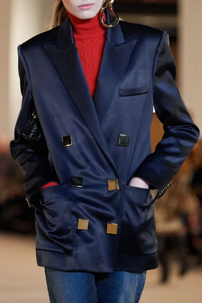 Look 99